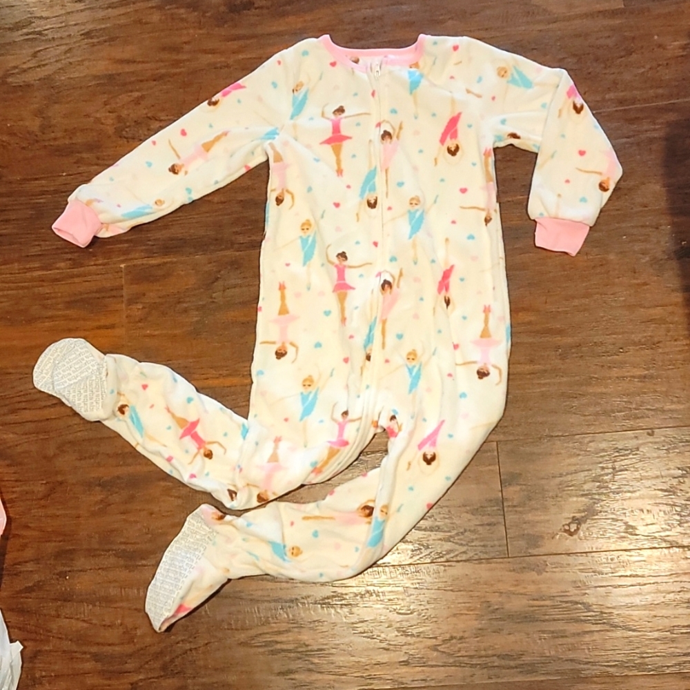 Girls 5T Footed PJs